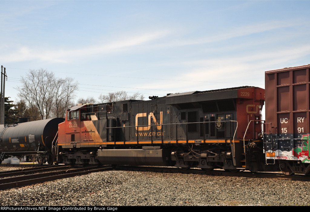 CN 2229